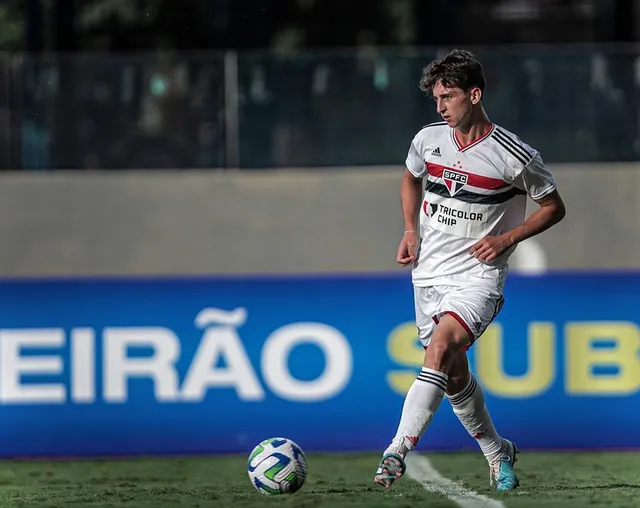 Arthur Yan é a nova joia do São Paulo. (Foto: Twitter do São Paulo)