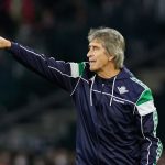 Manuel Pellegrini fez consulta por meia do São Paulo. (Foto: Twitter do Bétis)