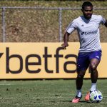 Emprestado pelo São Paulo, Nikão não deve seguir no Cruzeiro. (Foto: Twitter do Cruzeiro)