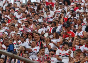 Torcida do São Paulo pede que entidade tome medidas contra rival. (Foto: Twitter do São Paulo)