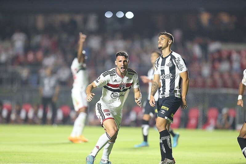 Artilheiro do São Paulo, Calleri vibra em gol marcado contra o Santos. (Foto: Twitter do São Paulo)