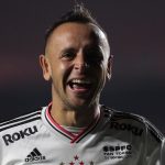 Rafinha fala sobre vinda de James ao São Paulo. (Fotos: Rubens Chiri / saopaulofc.net)