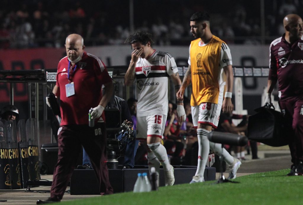 São Paulo perde volante para clássico contra o Santos. (Foto: Rubens Chiri / saopaulofc.net)