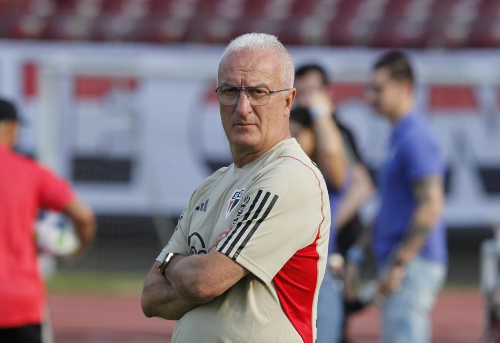 Dorival e sua comissão terão trabalho para escalar o São Paulo com mais um gringo. (Foto: Rubens Chiri / saopaulofc.net)