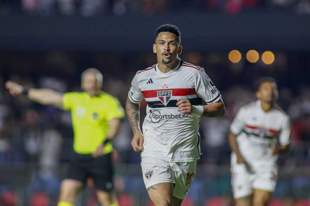 Luciano se igualou a Galoppo na artilharia do São Paulo na temporada. (Foto: Miguel Schincariol)