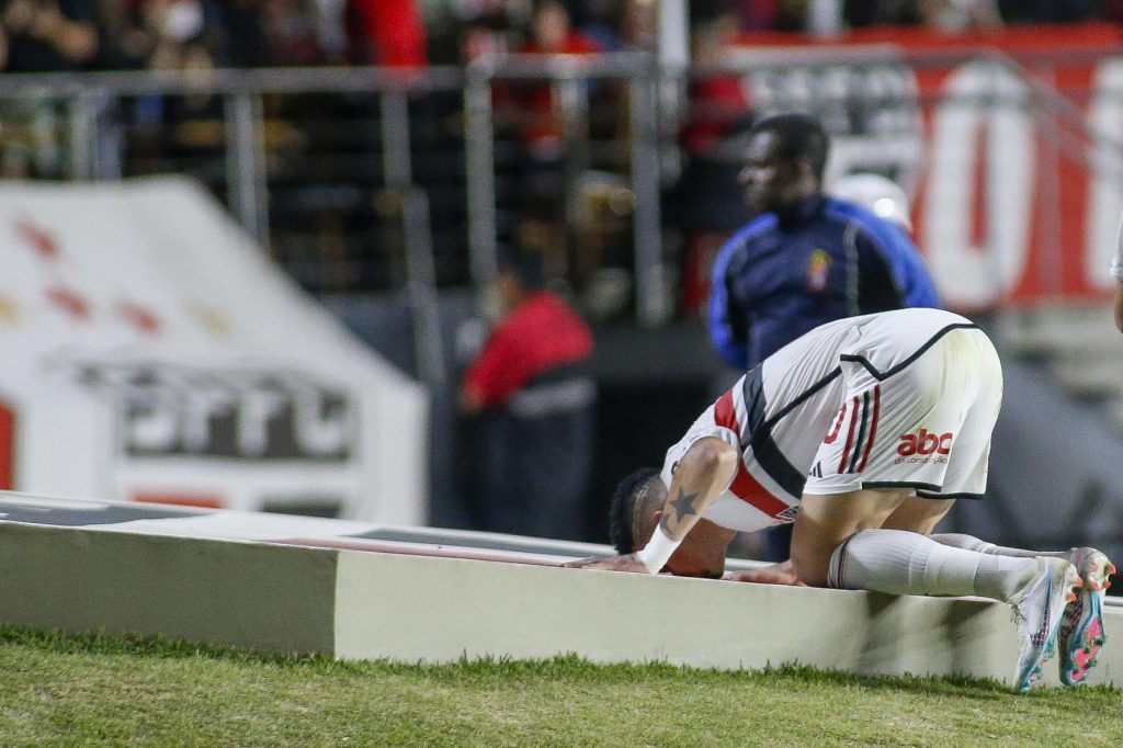 Luciano marcou e deu a vitória ao São Paulo. (Foto: Miguel Schincariol)