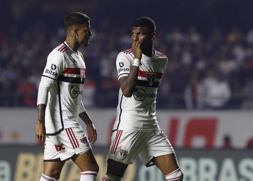 São Paulo tem apostado na força defensiva do time para conquistar vitórias. (Foto: Rubens Chiri / saopaulofc.net)