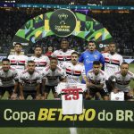 Jogadores do São Paulo fizeram homenagem a Pablo Maia antes da partida. (Foto: Rubens Chiri / saopaulofc.net)