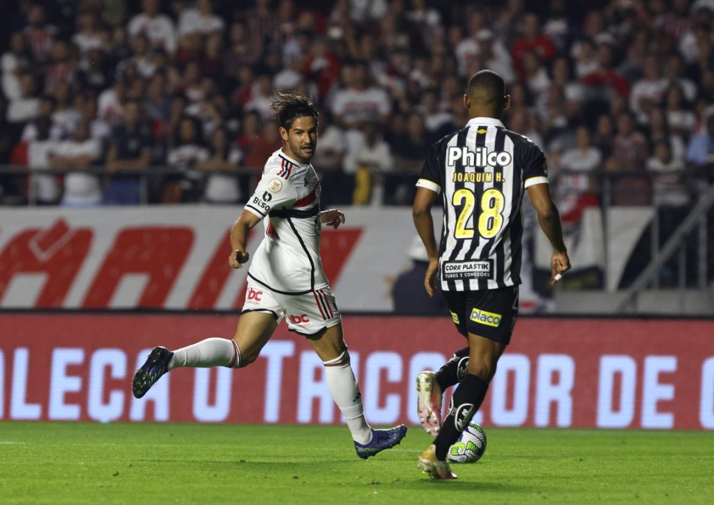 São Paulo tem ótimo desempenho em clássicos no ano. (Foto: Twitter do São Paulo)