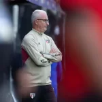 Lateral do São Paulo desfalcará equipe de Dorival por quase um mês. (Foto: Twitter do São Paulo)