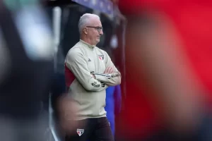 Lateral do São Paulo desfalcará equipe de Dorival por quase um mês. (Foto: Twitter do São Paulo)