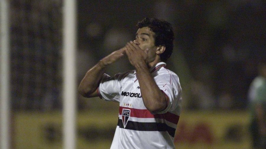 Raí marca contra Palmeiras e São Paulo avança na Copa do Brasil em 2000. (Foto: Twitter do São Paulo)