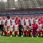Lateral do São Paulo viajou para receber homenagem de clube alemão. (Foto: Divulgação Bayern)