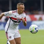 Rafinha é um dos líderes no São Paulo. (Foto: Twitter do São Paulo)