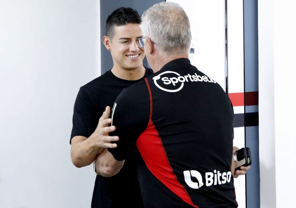 James é apresentado no São Paulo. (Crédito: Rubens Chiri/saopaulofc.net)