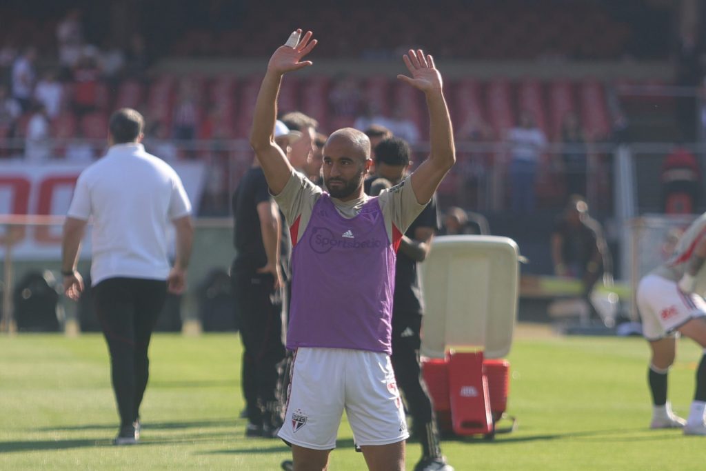 Lucas fez reestreia pelo São Paulo em Morumbi lotado. (Foto: Nilton Fukuda / saopaulofc.net)