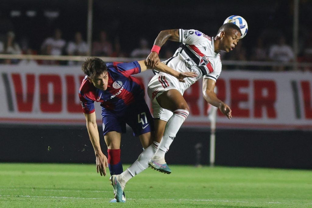 Caio Paulista vira motivo de preocupação para sequência do São Paulo. (Foto: Twitter do São Paulo)
