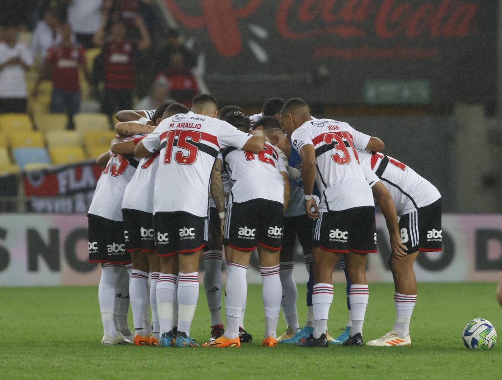 Elenco do São Paulo fez reunião sem a presença de Dorival. (Foto: Rubens Chiri / saopaulofc.net)