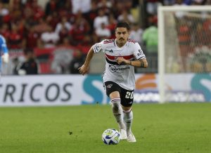 Gabi Neves defendeu São Paulo nas redes sociais. (Foto: Twitter do São Paulo)