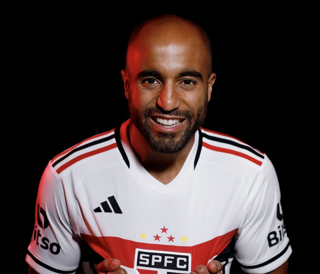 Lucas quer estar em campo pelo São Paulo já no domingo. (Foto: Twitter do São Paulo)