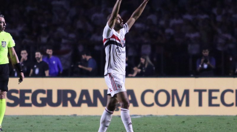 Lucas Moura lidera São Paulo, que vai à final da Copa do Brasil. (Foto: Twitter do São Paulo)