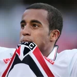 Lucas Moura pode estrear nesse domingo, contra o Atlético-MG. (Foto: Twitter do São Paulo)