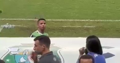 Reforço do São Paulo bateu boca com torcedores durante intervalo. (Foto: Reprodução)