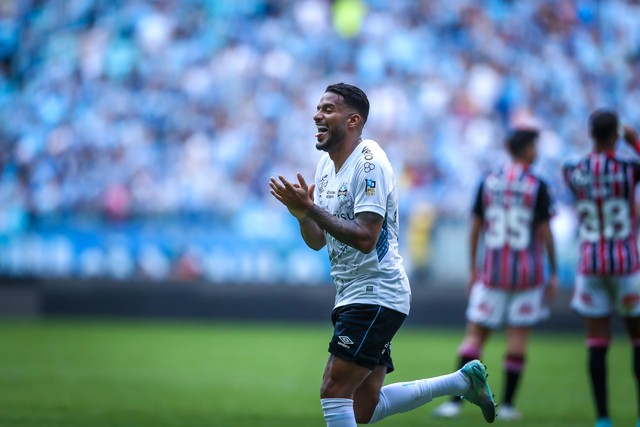 Reinaldo moveu ação contra São Paulo. (Foto: Twitter do Grêmio)