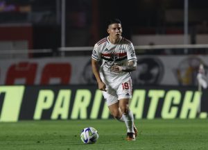 James foi personagem do São Paulo na derrota para o Fortaleza. (Foto: Twitter do São Paulo)