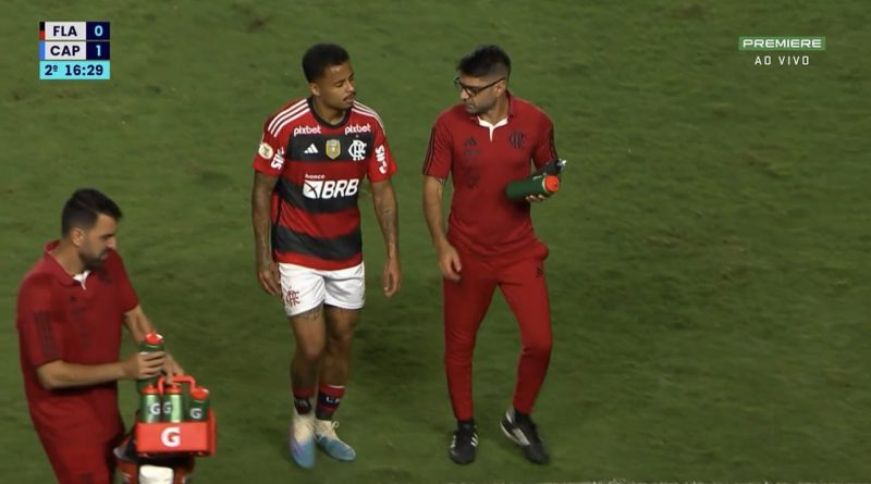 Flamengo tem baixa confirmada de Allan na decisão da Copa do Brasil. (Foto: Reprodução/Premiere)