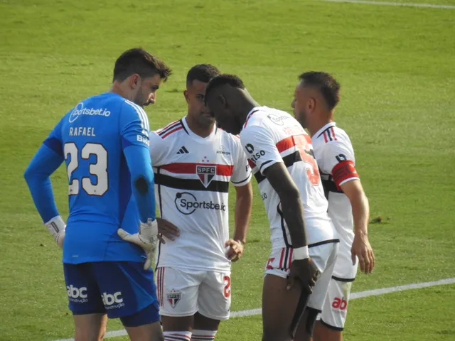 Arboleda tem lesão no São Paulo. (Foto: Eduardo Rodrigues/ge)