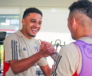 Brenner volta ao Sâo Paulo para tratar de lesão. (Foto: Twitter do São Paulo)