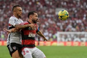 São Paulo desiste de Everton Ribeiro. (Foto: Thiago Ribeiro/AGIF)