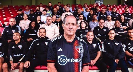 São Paulo sofre com a adidas. (Foto: Twitter do São Paulo)