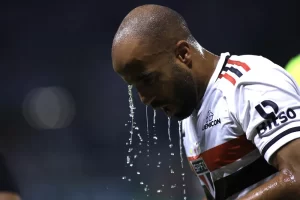 Lucas tem contrato com o São Paulo até o final do ano. (Foto: Twitter do Brasileirão)