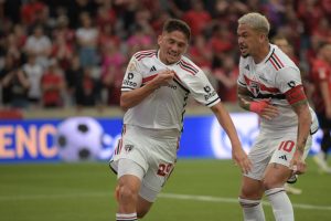 São Paulo empata com Athletico Paranaense, com gol de Pablo Maia. (Foto: Eduardo Somer)