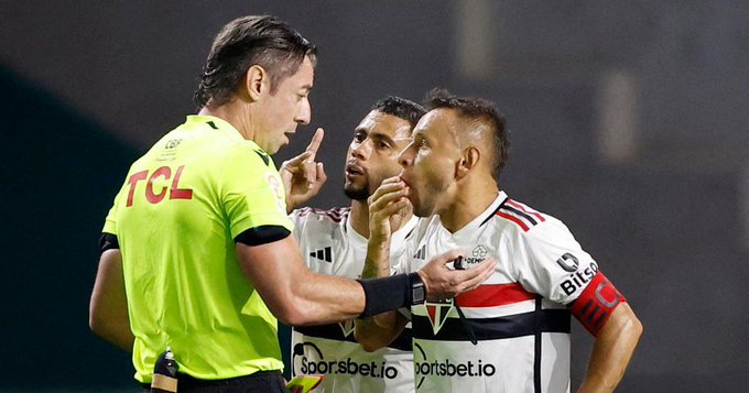 São Paulo tem sofrido com expulsões contra o Palmeiras na última década. (Foto: Amanda Perobelli/ Reuters)