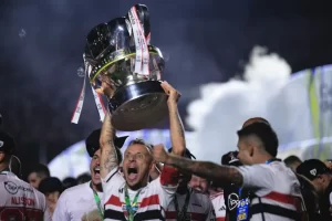 São Paulo está garantido na Copa Libertadores por ter conquistado a Copa do Brasil. (Foto: AGIF)