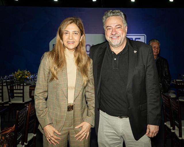 Presidente do Palmeiras, Leila Pereira, e Julio Casares, do São Paulo, se reúnem em evento do Paulistão. (Foto: Twitter do Paulistão)
