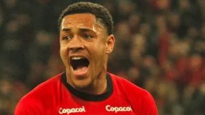 São Paulo perdeu a chance de ter Vitor Roque. (Foto: Twitter do Brasileirão)