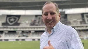 John Textor quer levar titular do São Paulo. (Foto: Twitter do Botafogo)