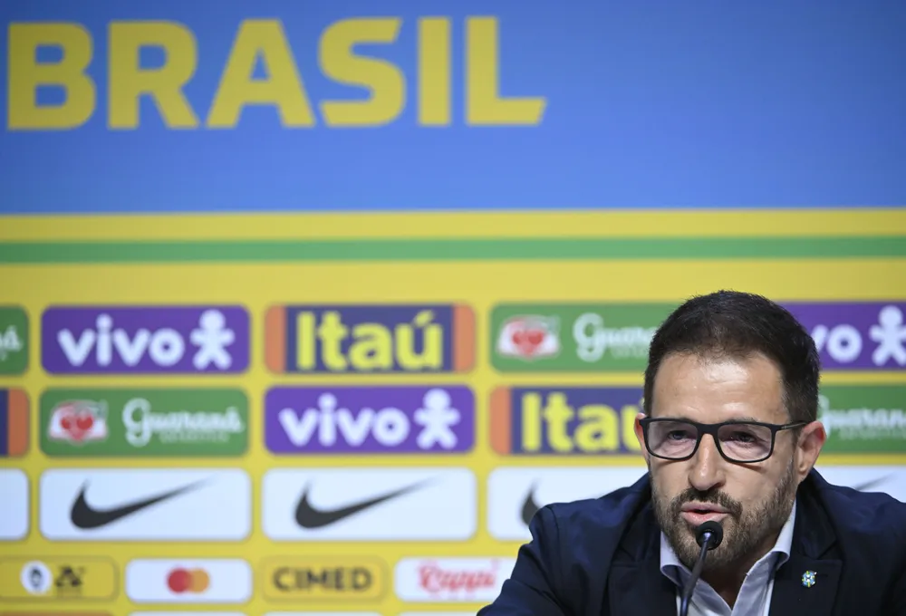 Ramon Menezes leva três jogadores do São Paulo para Seleção Olímpica. (Foto: Twitter da CBF)