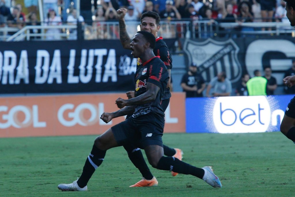 Helinho, cria do São Paulo, fez um golaço contra o Corinthians. (Foto: Twitter do São Paulo)