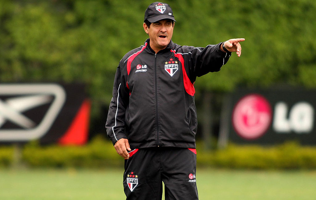 Muricy Ramalho é segundo técnico com maior número de jogos pelo São Paulo. (Foto: Twitter do São Paulo)