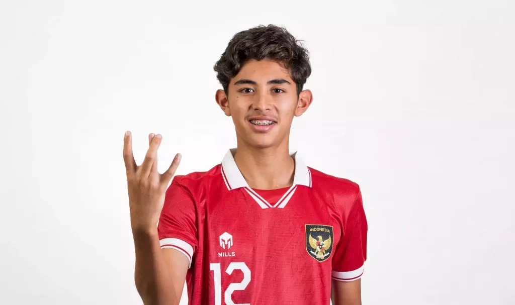 Well é jogador da base do São Paulo e atua pela Seleção Sub-17 da Indonésia. (Foto: Twitter da FIFA)