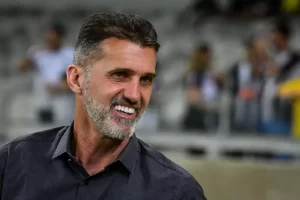 Vagner Mancini pede, e São Paulo libera lateral para o Ceará. (Foto: Twitter do Ceará)