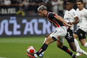 Ídolo do São Paulo, Calleri é carrasco do Corinthians. (Foto: Twitter do São Paulo)
