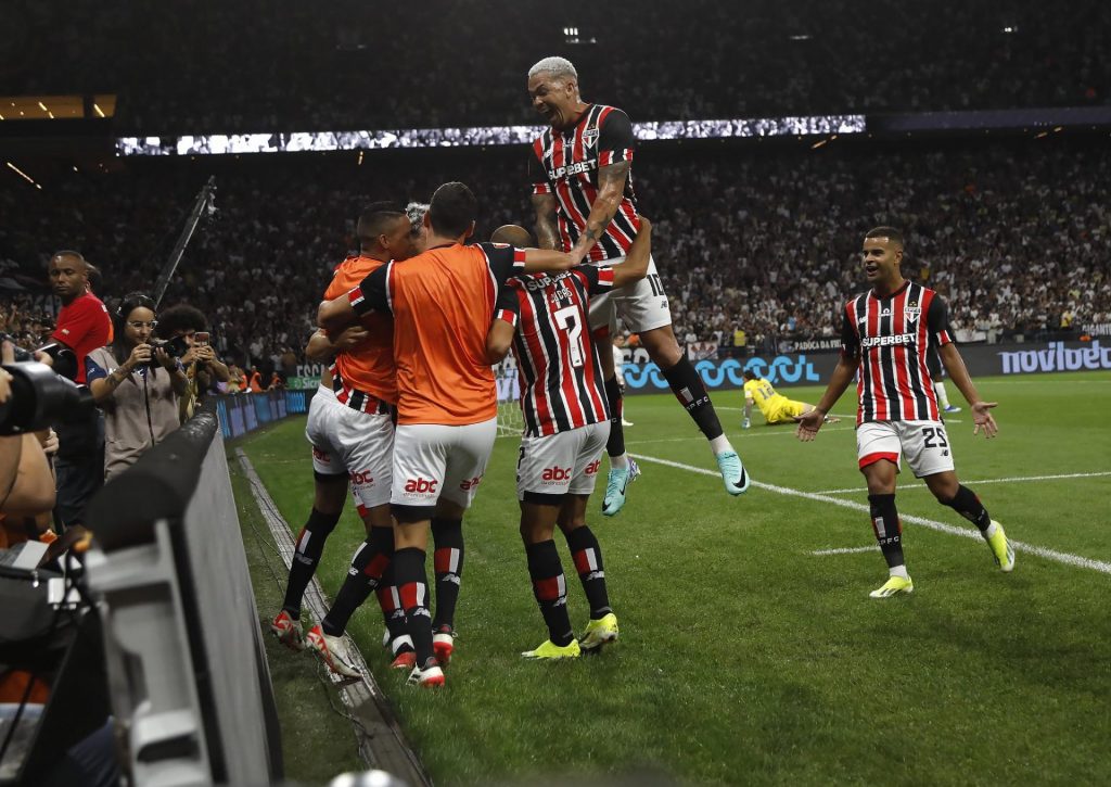 São Paulo acaba com o tabu contra o Corinthians em Itaquera. (Foto: Twitter do São Paulo)