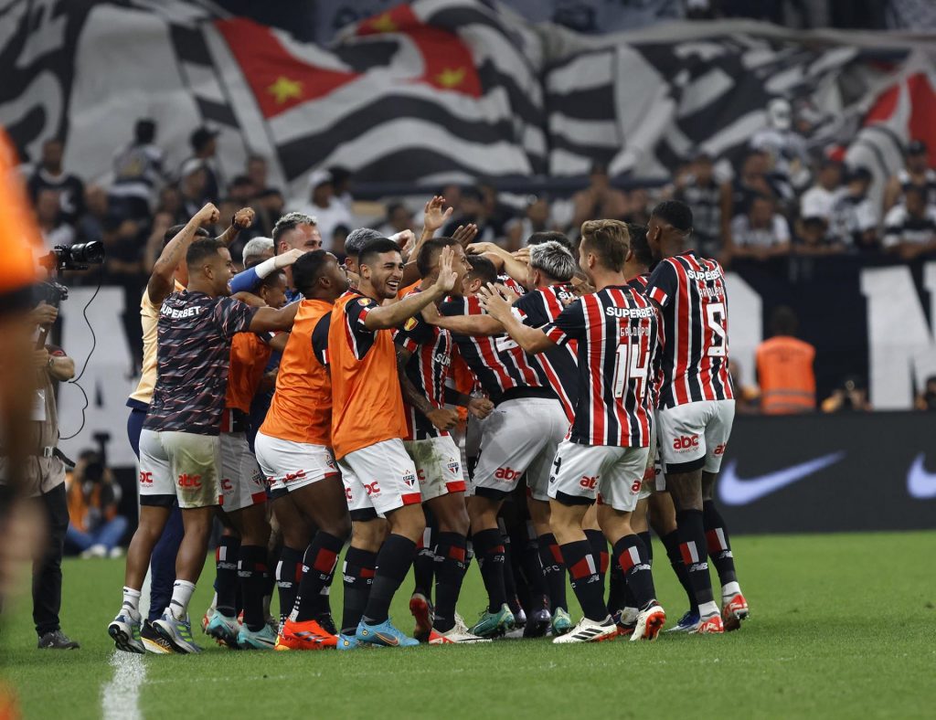 São Paulo quebra tabu em Itaquera contra o Corinthians. (Foto: Twitter do São Paulo)