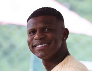 Arboleda deve ter contrato renovado no São Paulo. (Foto: Twitter do São Paulo)